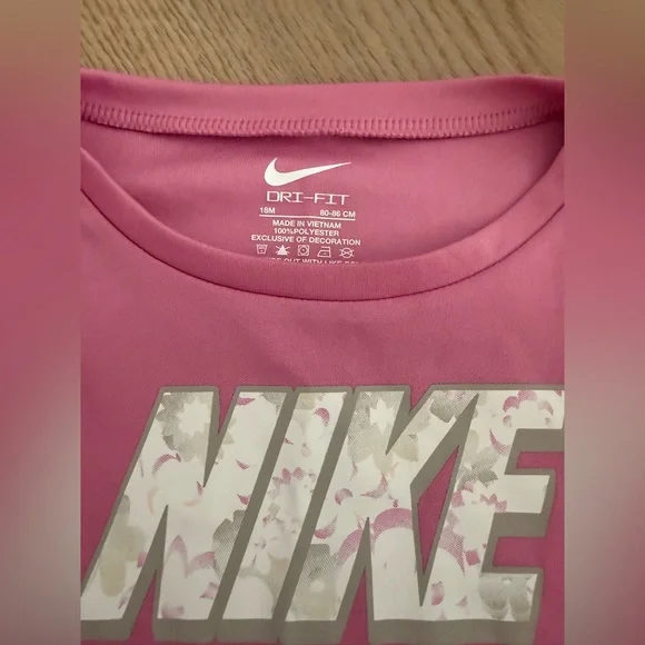 Nike Toddler Girl Pink Logo Tee & Floral Shorts Set - Picture 2 of 4